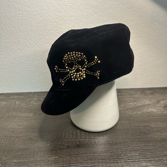 Scala Pronto Black Velvet Cadet Cap Gold Studded
Skull Heart Hat - Picture 1 of 7